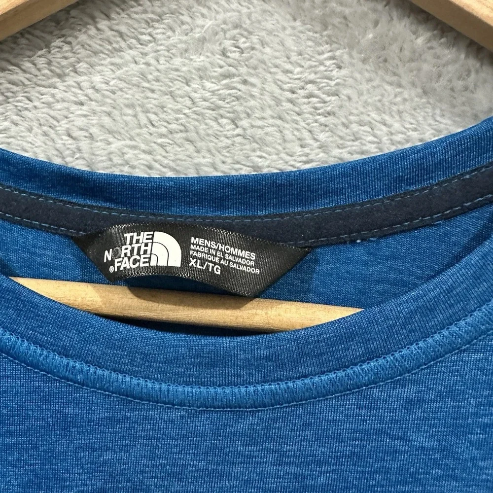 The North Face Novelty Tee Tshirt Sz XL Blue Striped Chest Pocket Activewear